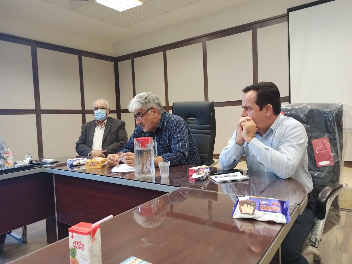 010.jpeg نشست صمیمانه