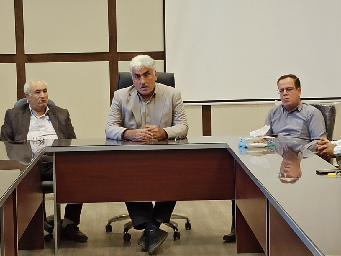 جلسه با کارکنان